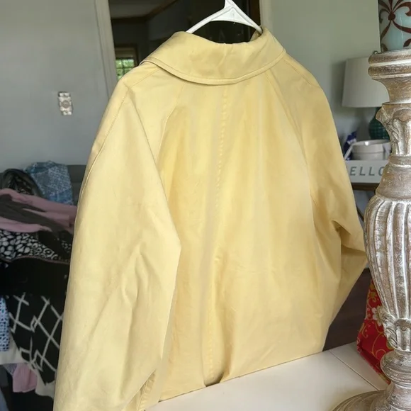 Yellow trench coat - Picture 3 of 7